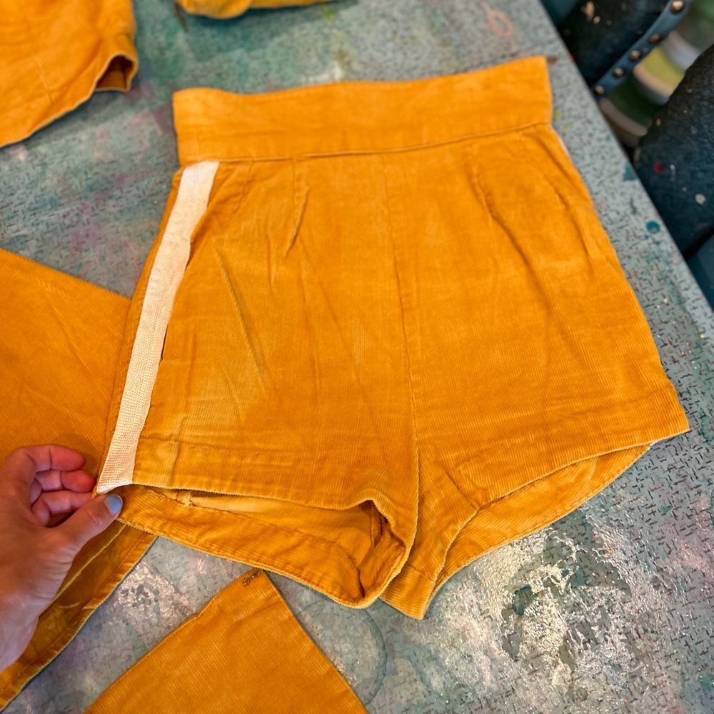 4 Piece 1970s Dance Uniform - Picture 5 of 16